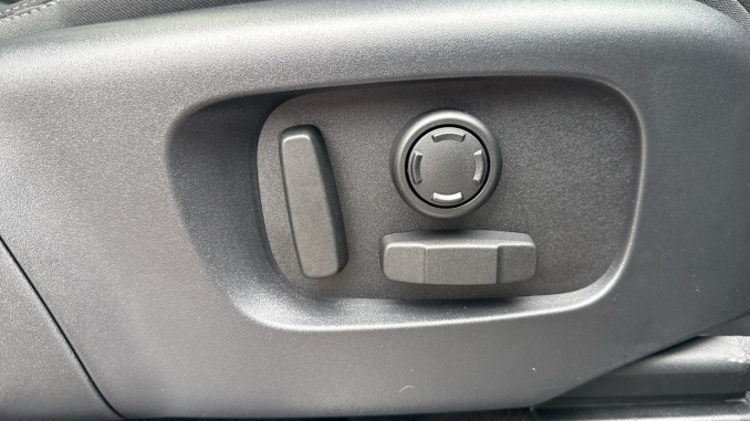 Land Rover Discovery Sport 1.5 P270e Landmark 5dr Auto [5 Seat] Station Wagon - Image 30